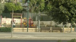 Площадка для воркаута в городе Бат-Ям №5077 Маленькая Современная фото